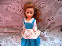 10'' LOVELY ''UNIQUE'' VINTAGE RED HEAD FASHION DOLL HI HEEL FEET